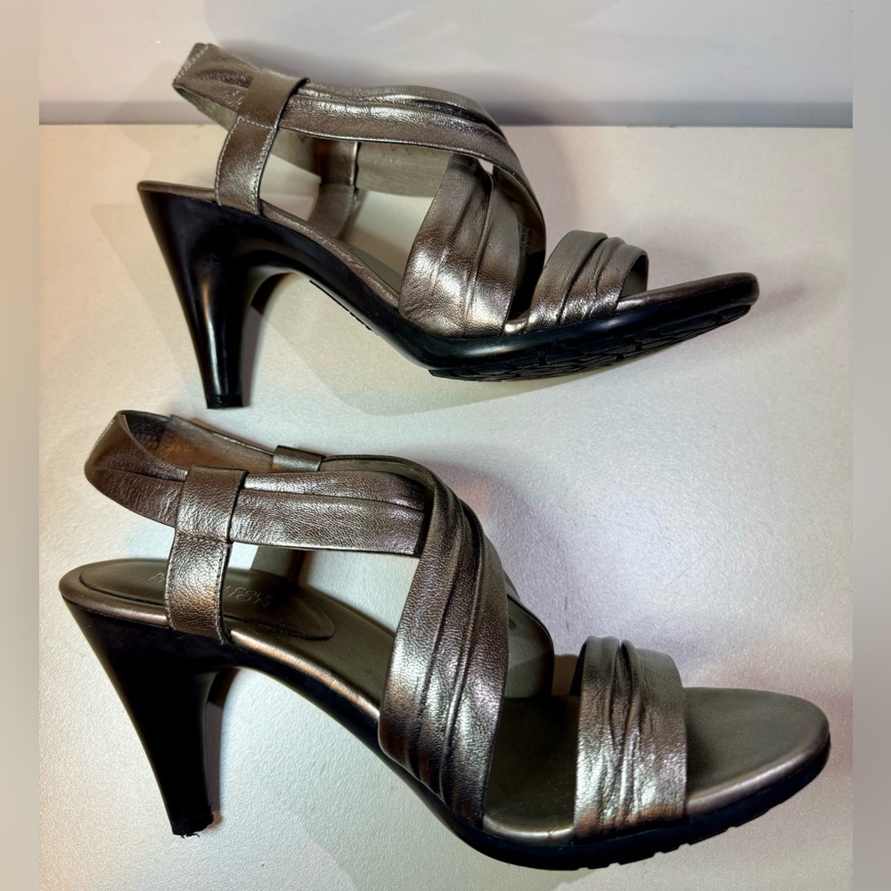 Kenneth Cole Reaction leather Heels Silver Metallic Women’s Shoe 7 - Picture 13 of 16